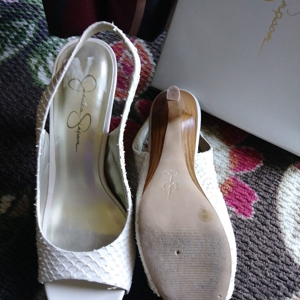 Heels - Picture 3 of 4
